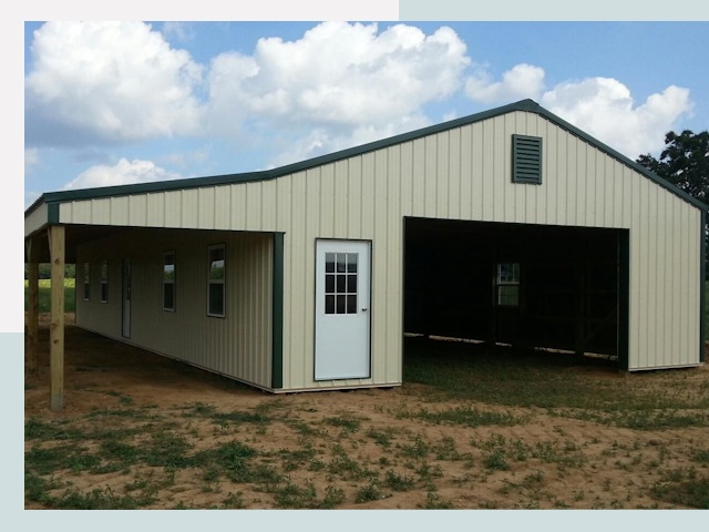 Строительство конюшен в Белогорске